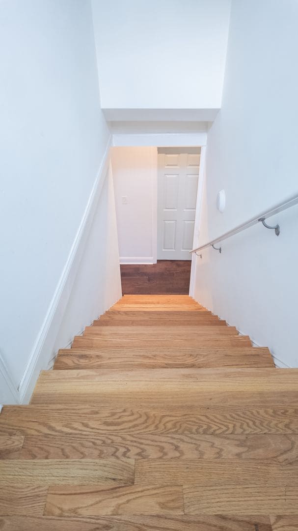 Building Photo - Spacious 4/3.5 w/ Master on Main and Fully...
