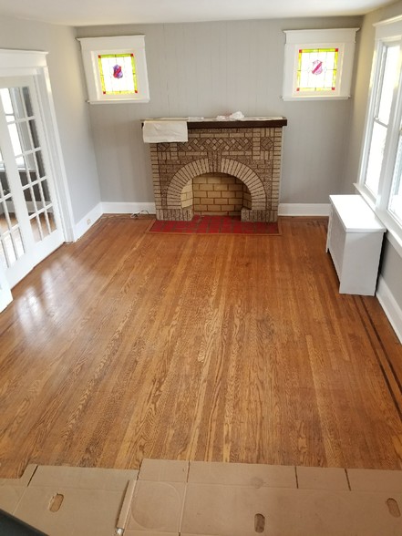 Living Room - 2901 Chesley Ave