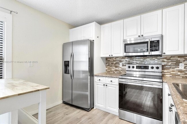 Building Photo - 20937 Bay Ct