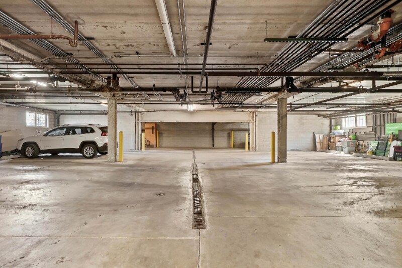 Building Photo - 6636 W 65th St