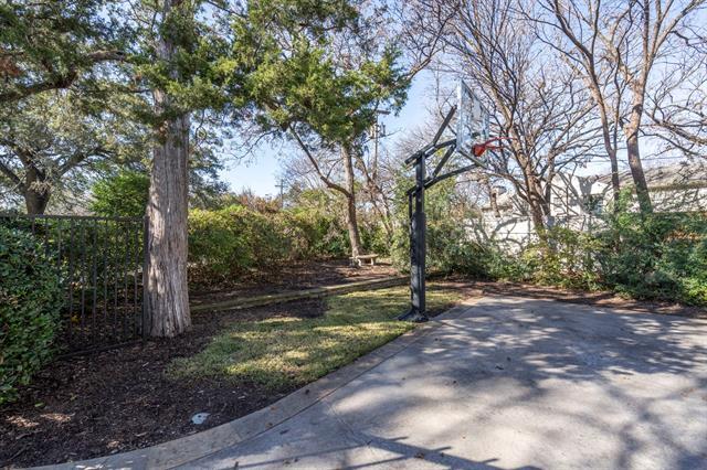 Building Photo - 8530 Jourdan Way