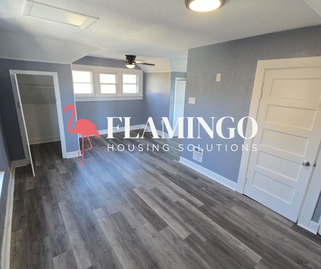 Building Photo - 3114 W Hillcrest Ave