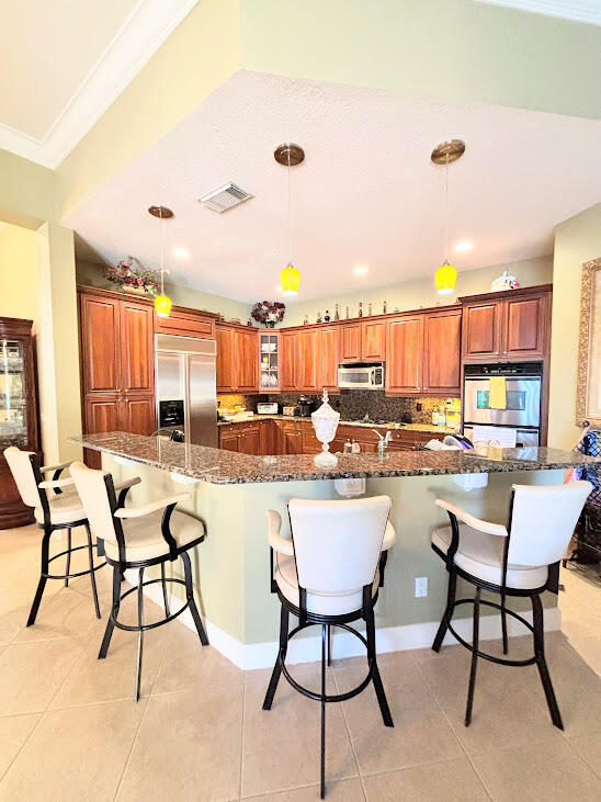 Building Photo - 885 SW Grand Reserves Blvd