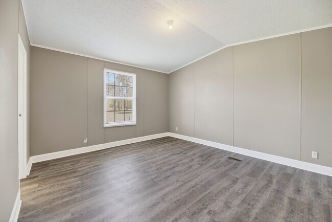 Building Photo - 2382 Bass Dr