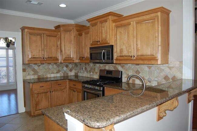 Building Photo - 108 Crenshaw Ct