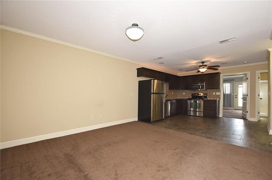 Building Photo - 12304 NW Fox Creek Drive