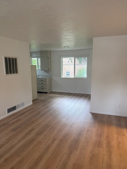 Building Photo - 205 N Freeman Ave