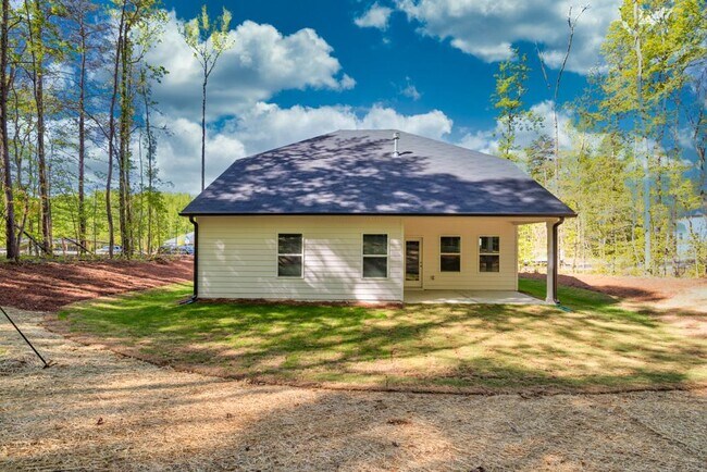 Building Photo - 166 Magnolia Dr