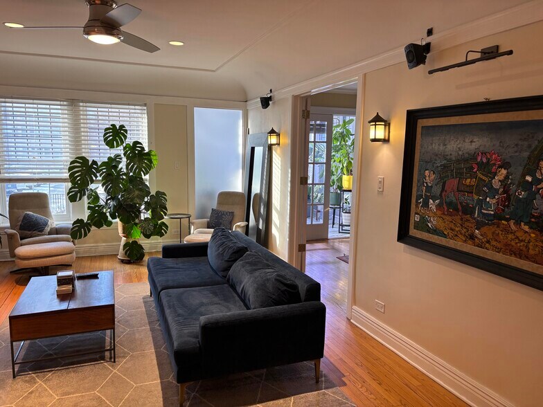 Living Room - 642 W Bittersweet Pl
