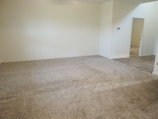 Building Photo - 13832 Musselshell Dr