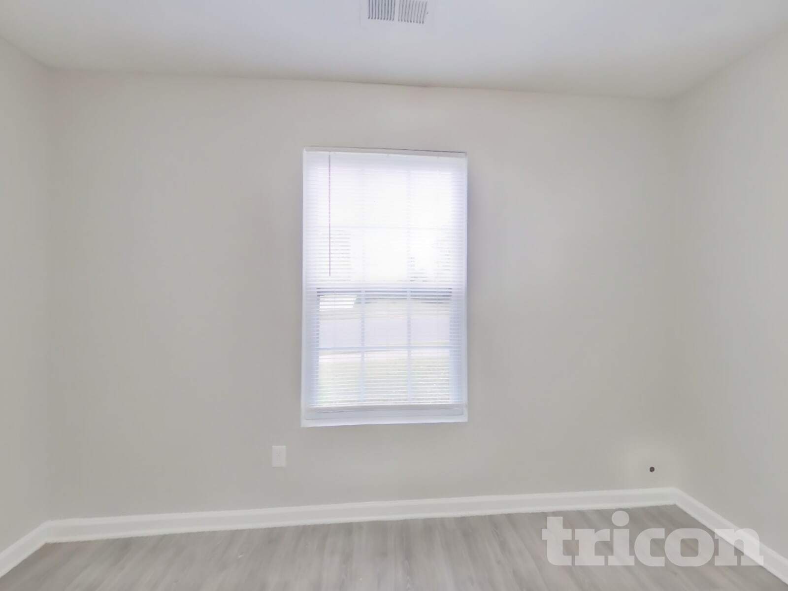 Building Photo - 3367 Pikes Peak Dr