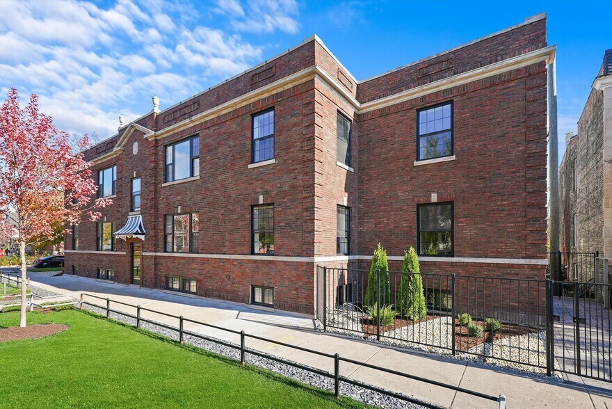 Building Photo - 4153 N Hermitage Ave