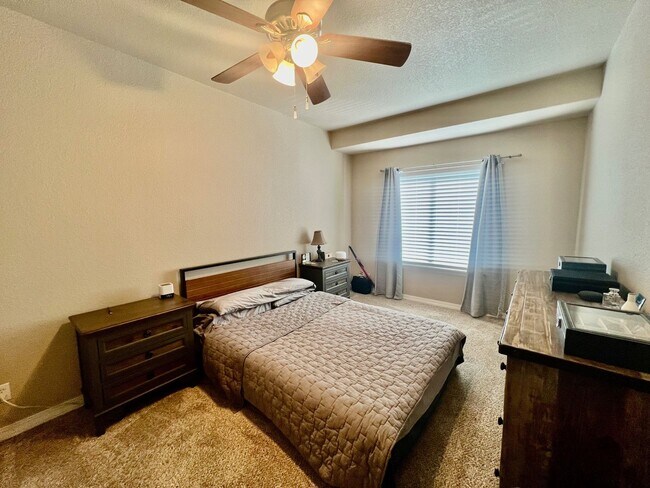 Building Photo - Stylish 2-Bed Condo Available!