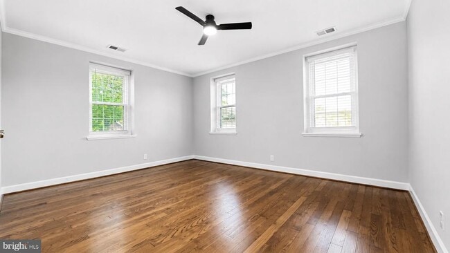 Building Photo - 4814 30th St S
