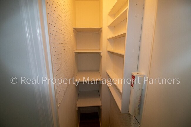 Building Photo - 1350 Giddings Ave SE