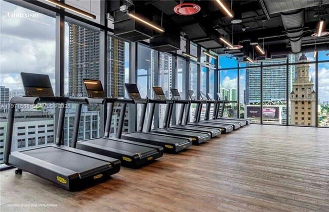 Building Photo - 398 NE 5th St