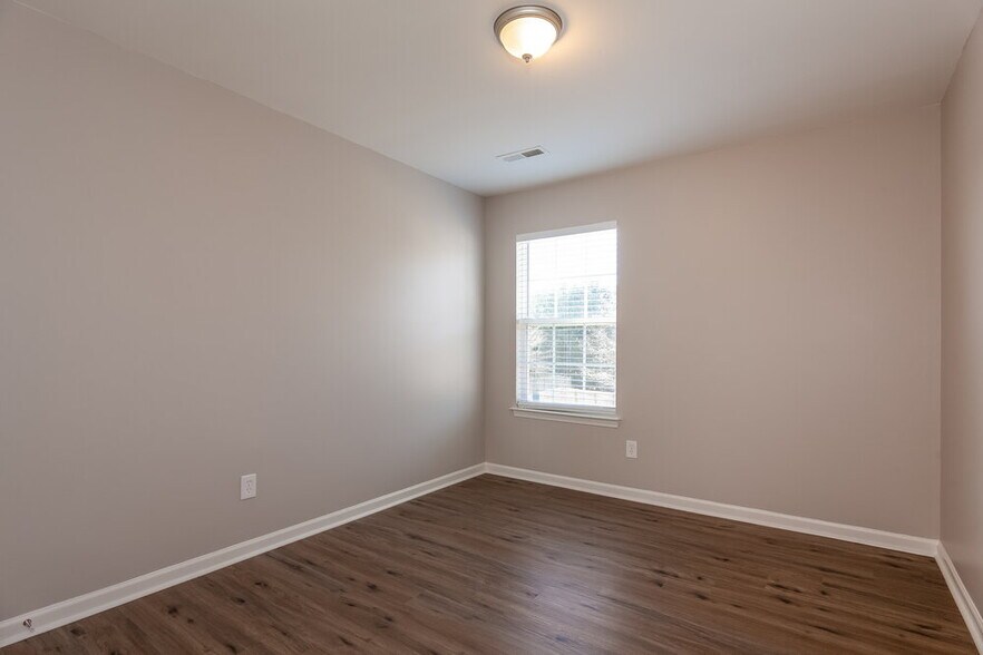 Building Photo - 125 Camforth Dr