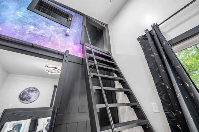 Building Photo - 288 Stone Wall Rd