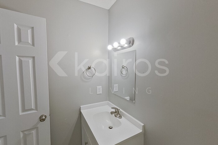 Building Photo - 341 Canada Ct