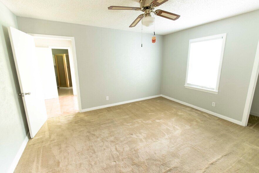 Building Photo - 7459 Mohawk Ave