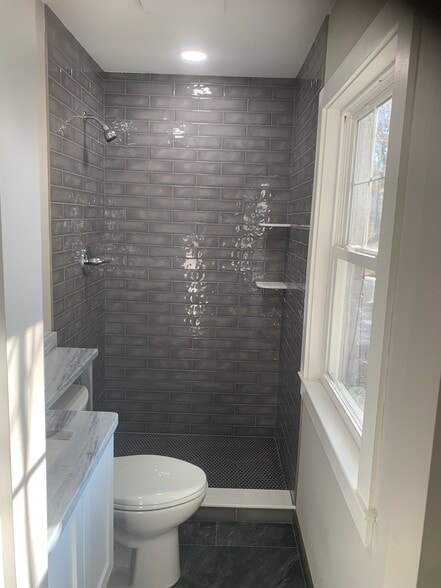 Primary EnSuite - 14103 Blue Skies St