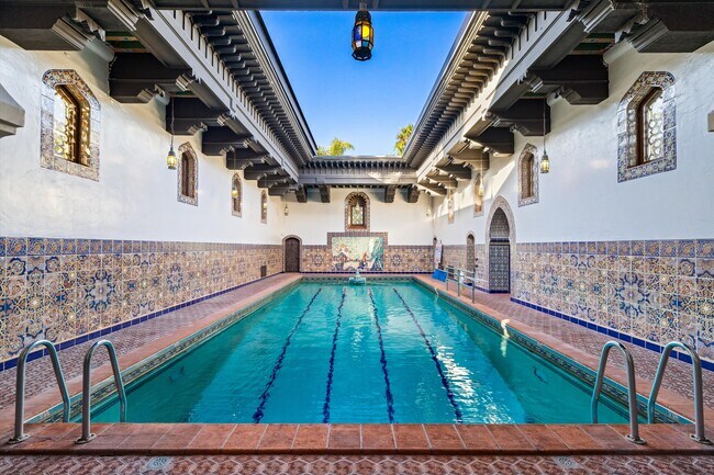 Building Photo - 867 Sand Point Rd