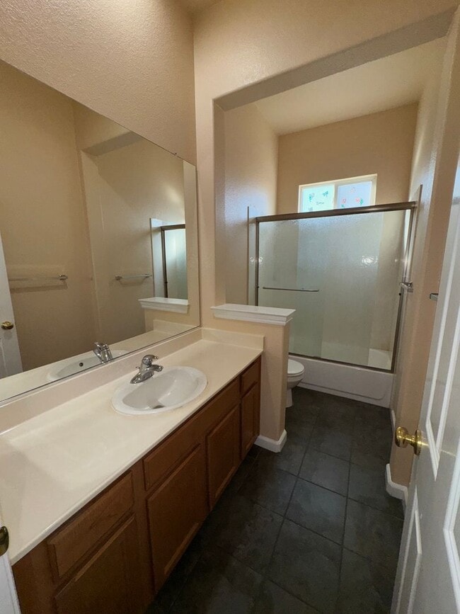 Building Photo - A Great House to Call Home!