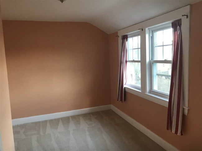 Building Photo - 70 Porpoise Way