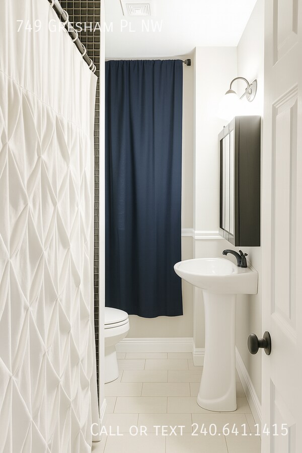 Building Photo - 749 Gresham Pl NW