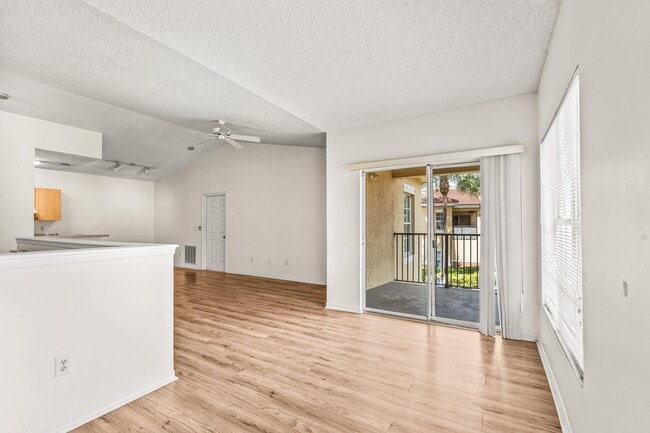 Building Photo - 10336 Fox Trail Rd S