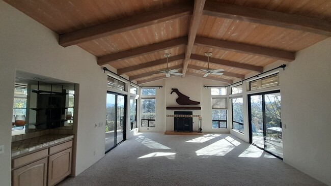 Building Photo - Fallbrook Ranch House