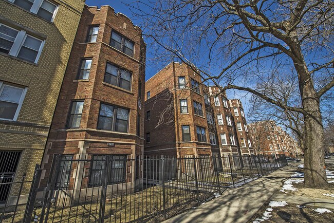 Building Photo - 8208 S Drexel