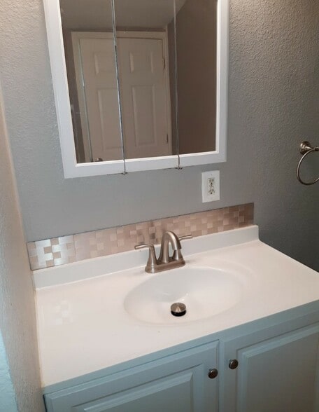 Unit #2 - 130 Glenwood Ct