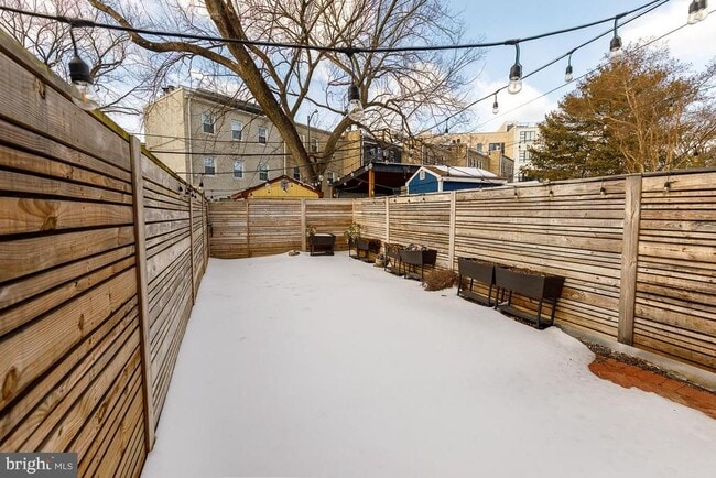 Building Photo - 809 Kentucky Ave SE