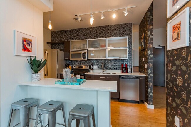 Building Photo - 2115 Yeaman Pl