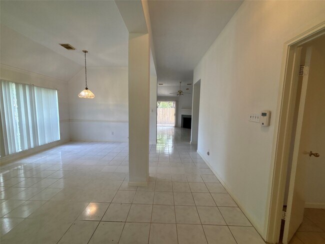 Building Photo - 15803 Mission Estates Ct