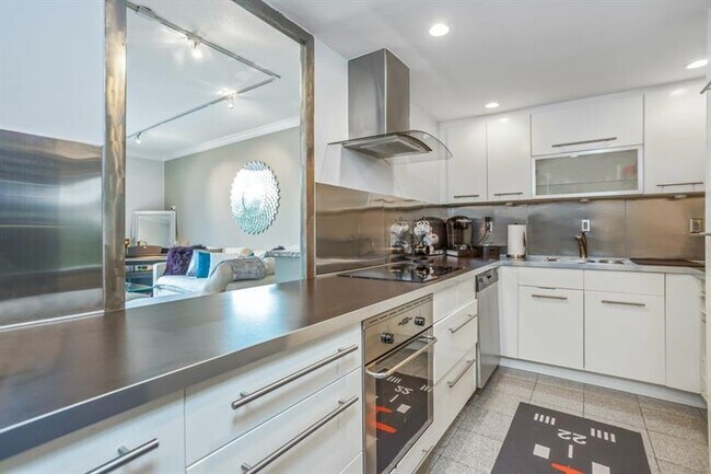 Building Photo - 130 26th St NW