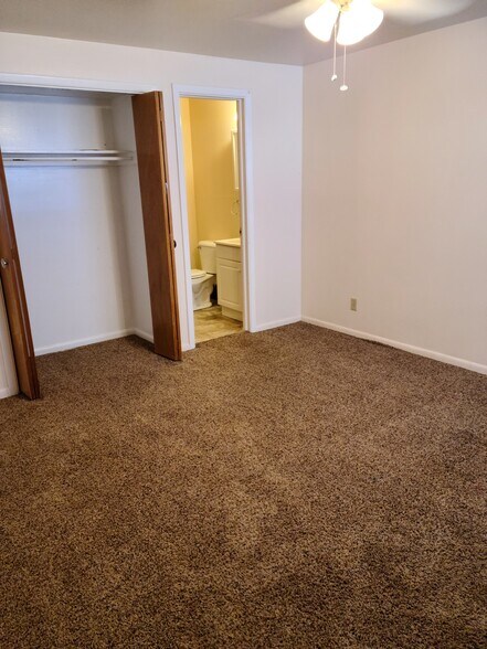 Building Photo - 120 Stanford Ave