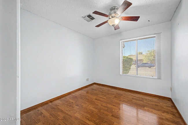 Building Photo - 1455 W Mohawk Ln