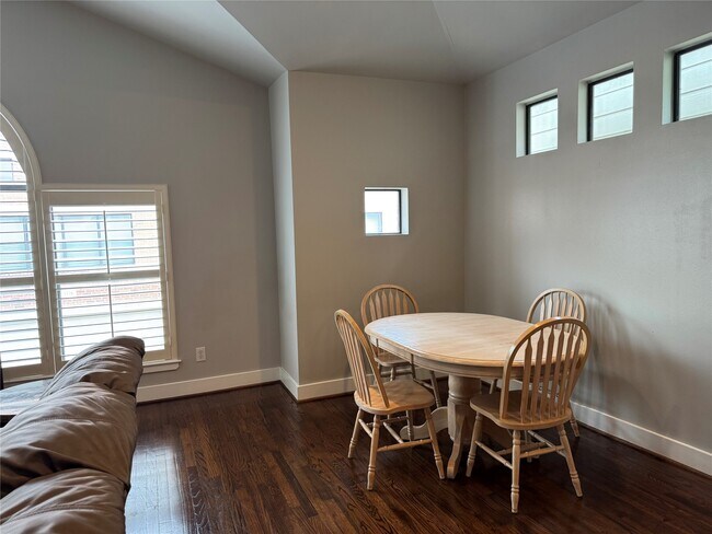 Building Photo - 3606 Omeara Dr