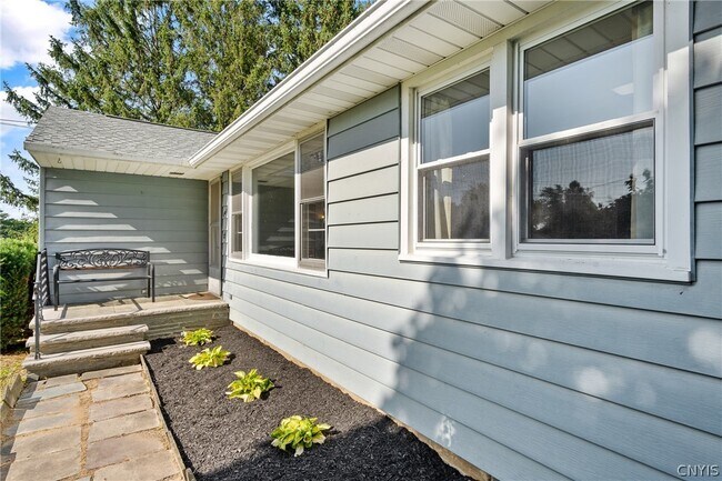 Building Photo - 107 Overlook Dr