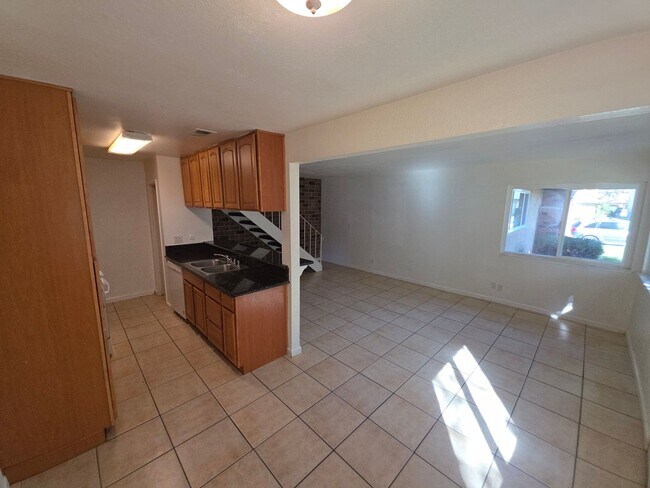 Building Photo - Charming 2BR/1BA Townhouse in Auburn - Available Now!