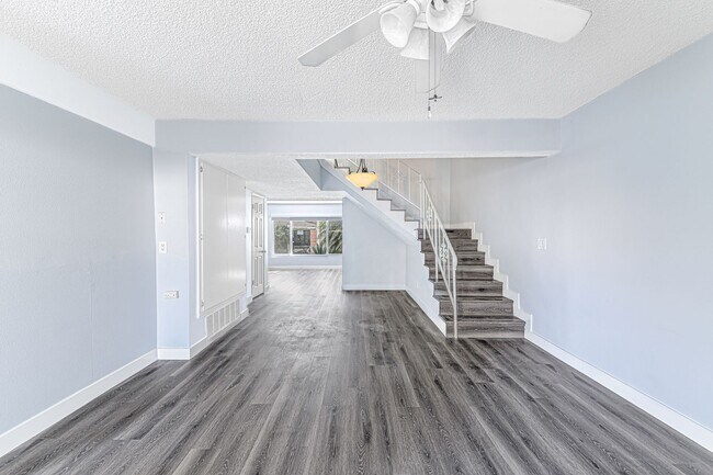 Interior Photo - 1600-1610 Mabury Street