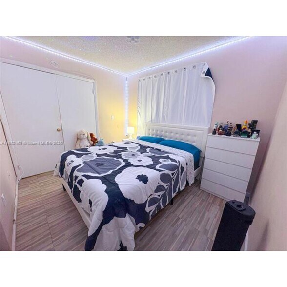 Building Photo - 8205 SW 152nd Ave