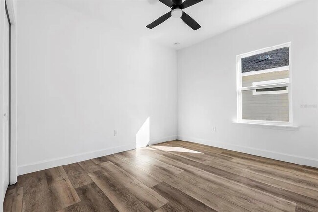 Building Photo - 6670 SW 13th Ln