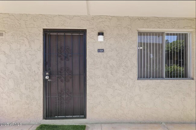 Building Photo - 7625 E Camelback Rd