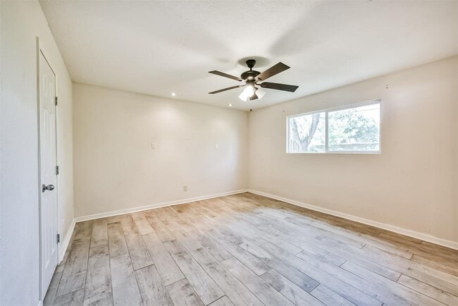 Building Photo - 16031 Birch Vale Dr