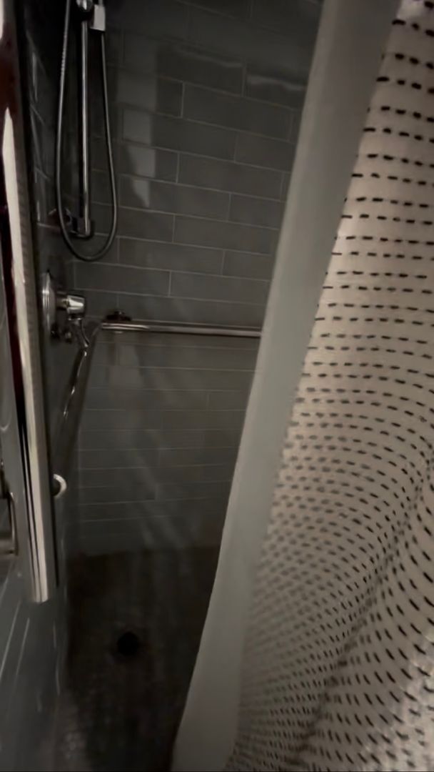 Building Photo - Renovated ground level