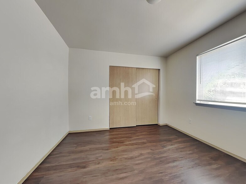 Building Photo - 1524 185th St Ct E