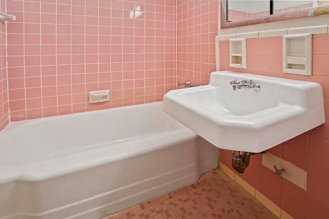 Building Photo - 1608 Ocean Pkwy